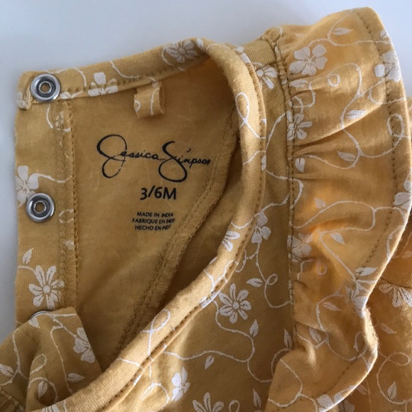 Jessica Simpson baby 3-6 month ruffled romper - Picture 3 of 3
